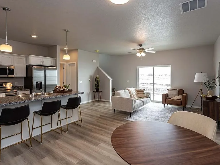 236 NW Greenwood Pl — Photo 23