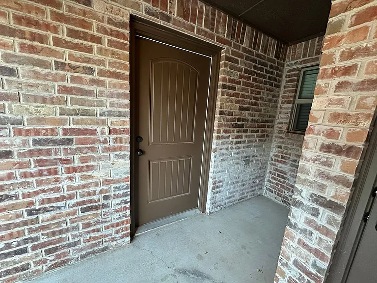 412 Chalk Hill Ct — Photo 6