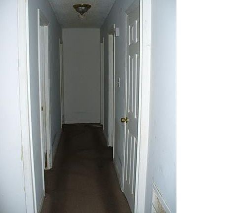 3rd image of 2738 Crescent Ln