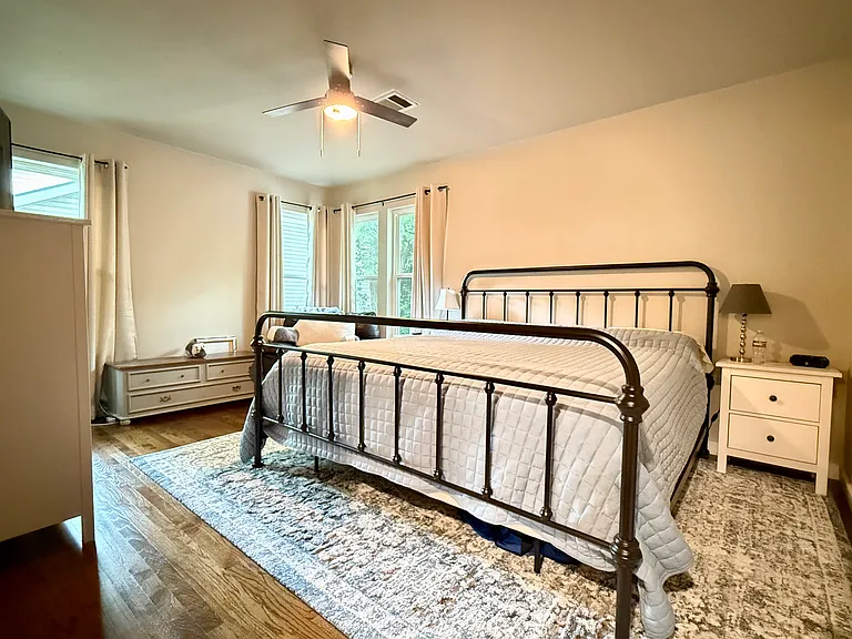 1009 Denton St — Photo 25