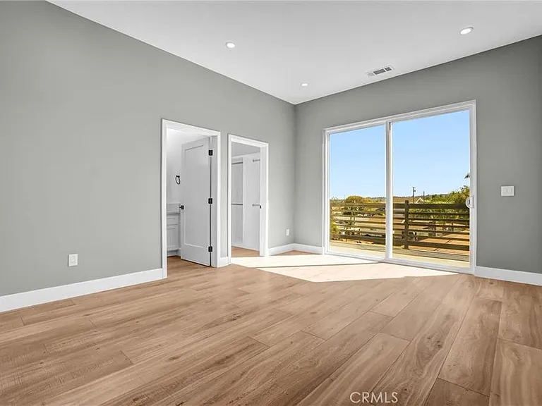2124 W 238th St — Photo 33