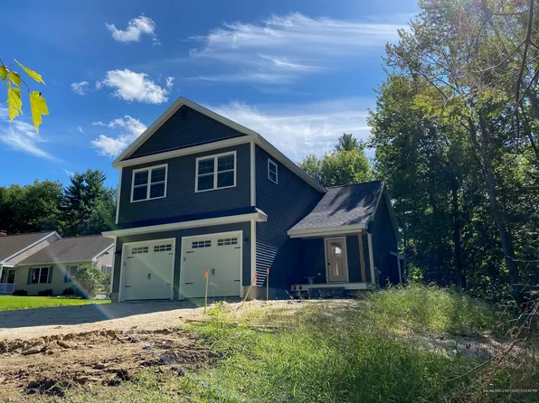 56 Hayfield Dr, Gorham, ME 04038