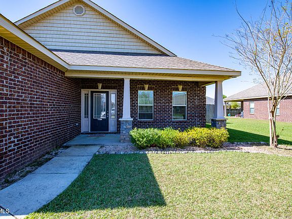 4th image of 13777 Laurelwood Ln