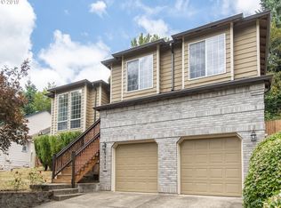 18162 Newell Crest Dr, Oregon City, OR 97045