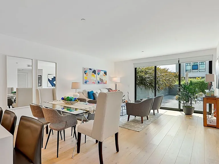 310 Carolina St #202 — Photo 4