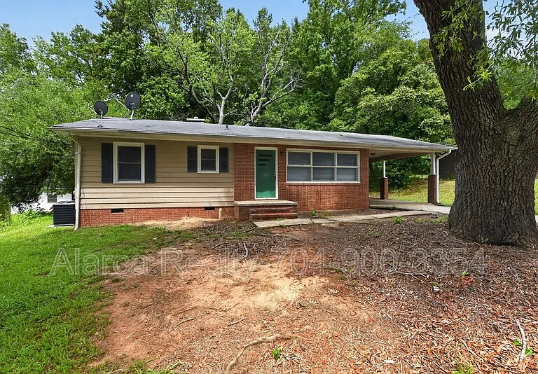 1007 Green Circle Dr — Photo 1