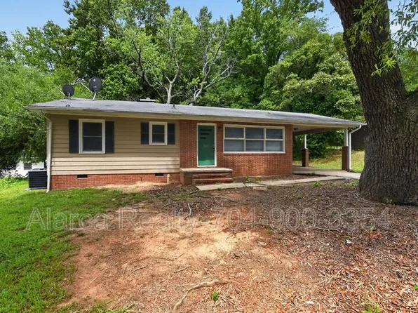 1007 Green Circle Dr, Gastonia, NC 28054