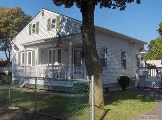 5 Wisconsin Ave, Bay Shore, NY 11706