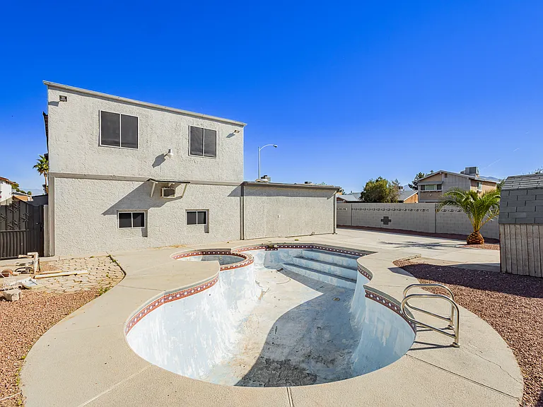 3969 Manford Cir — Photo 57