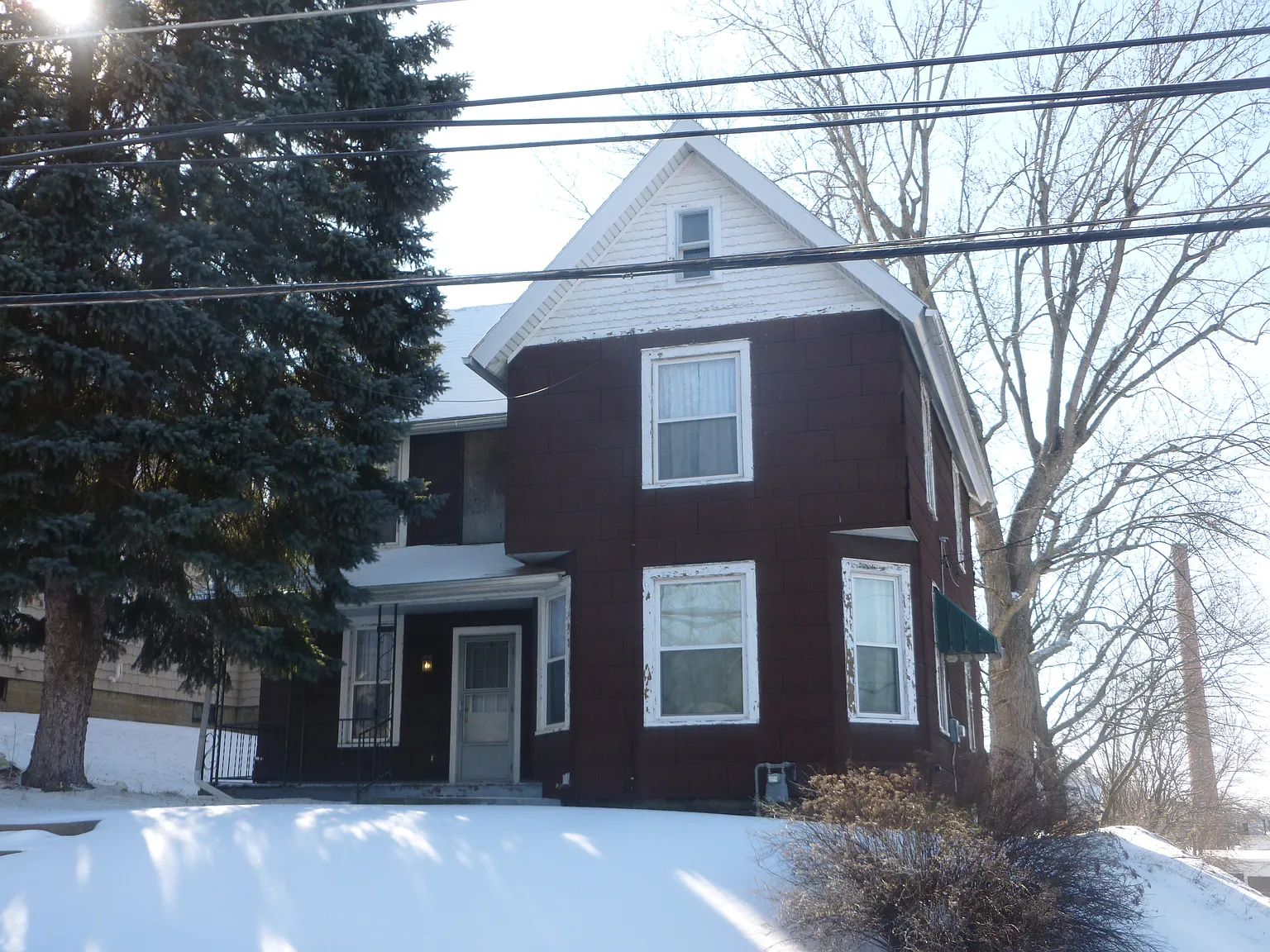 1105 Oak Ave SE photo 1