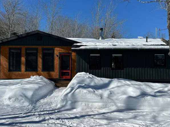 556 Valley Rd, Cumberland, NS B0M 2A0