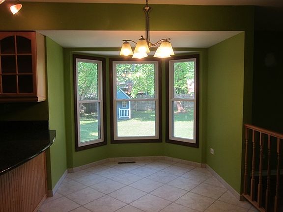 5th image of 128 Lorraine Dr