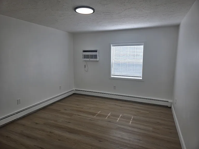 1000 Lexington Street — Photo 19