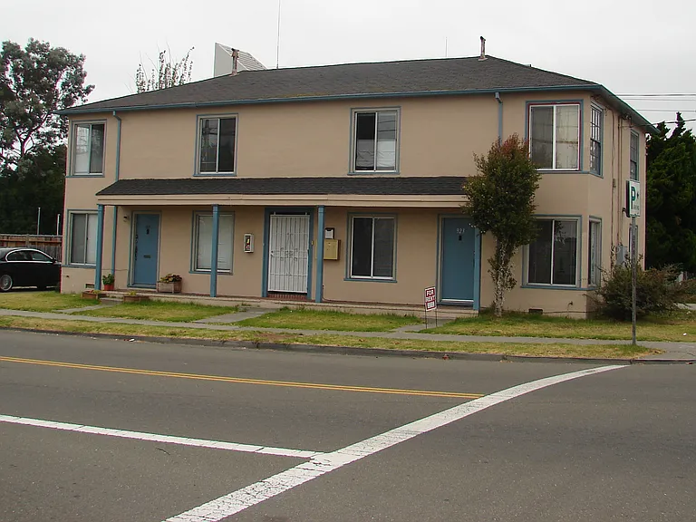 917 Dwight Way #917 — Photo 11