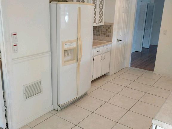 4th image of 2966 Rock Creek Dr