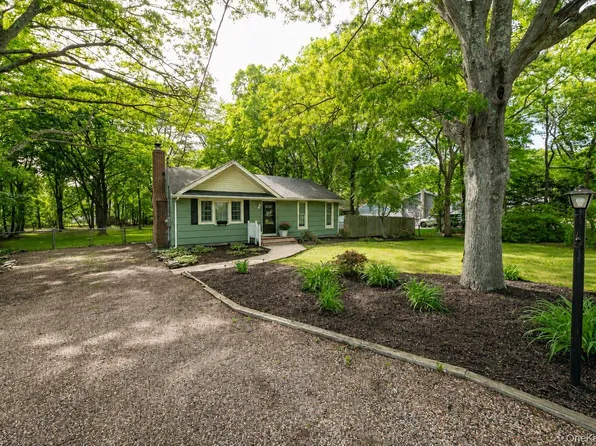 480 Miller Place Road, Miller Place, NY 11764