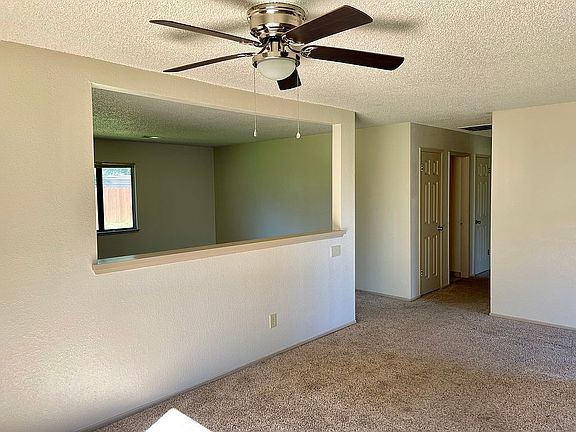 Dining room view of LR.