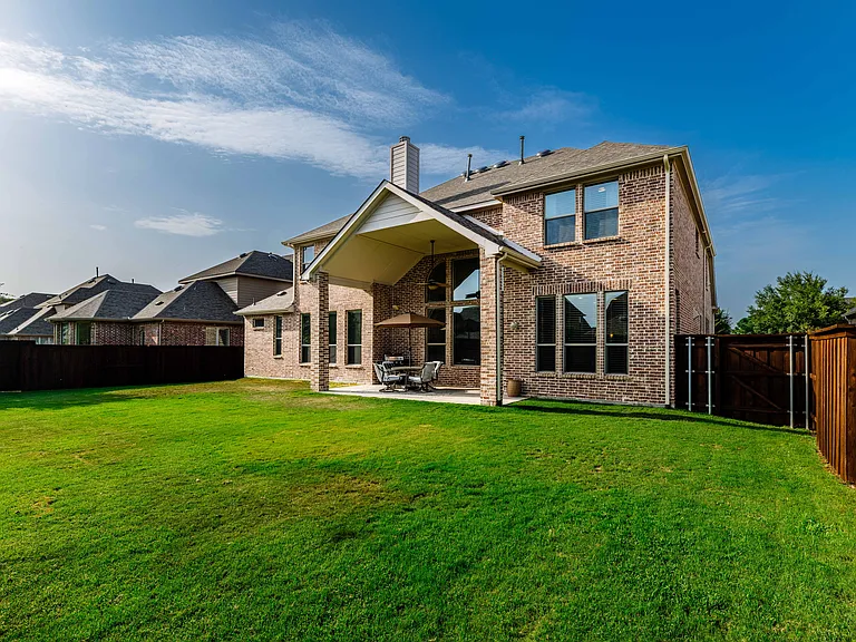 4611 Acacia Pkwy — Photo 34