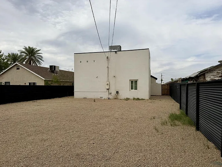 2029 W Adams St — Photo 18