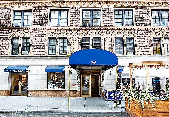 5th image of 50 W 72nd St APT 807