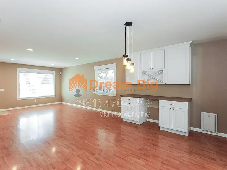 1493 Evergreen Ave — Photo 12