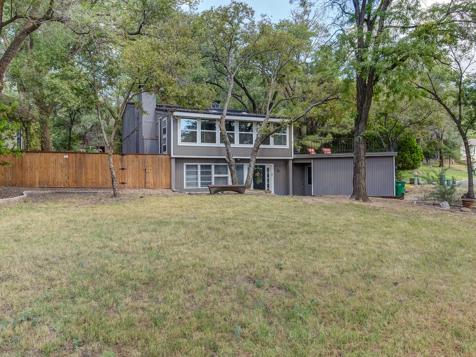 5 bed, 4.0 bath, 3067 sqft, $3,200 — Photo 3