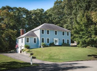 4 Chestnut St, Ipswich, MA 01938