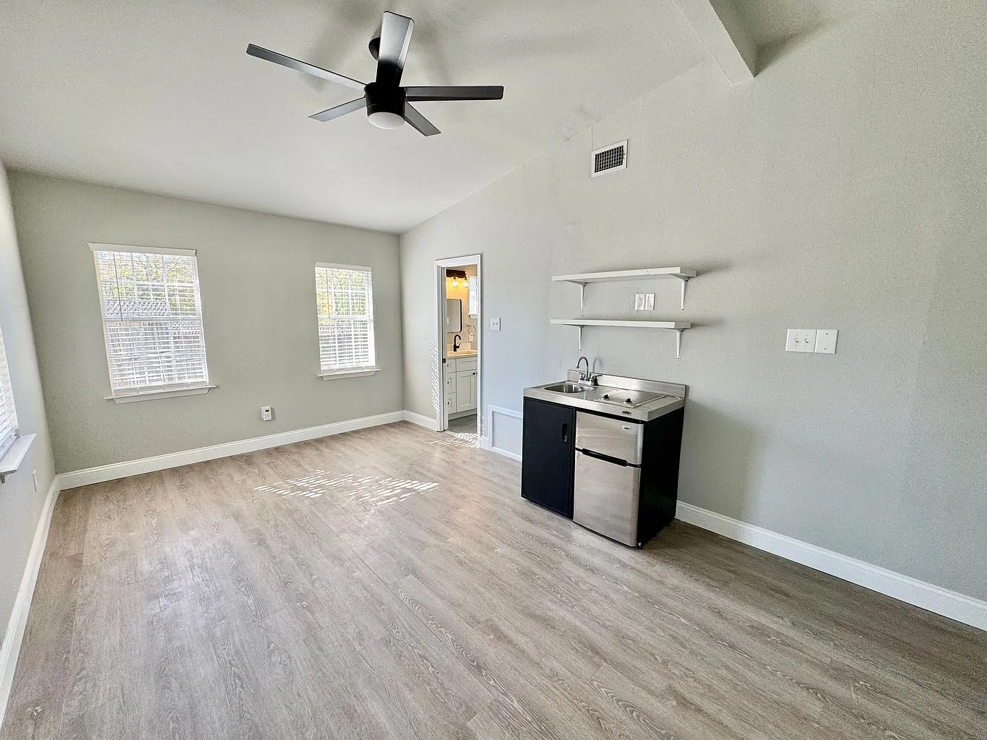 705 Sunrise Ave — Photo 4