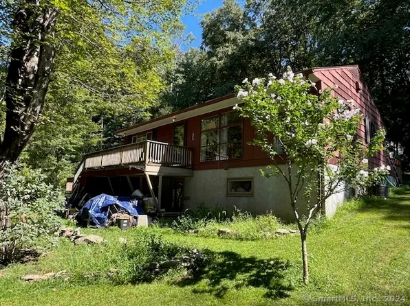 58 Round Hill Road, Bethany, CT 06524