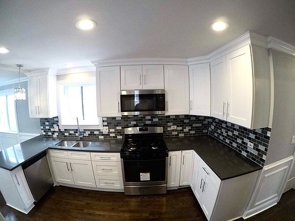 3rd image of 9043 S Parnell Ave