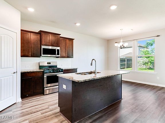 5th image of 100 Amaya Ave