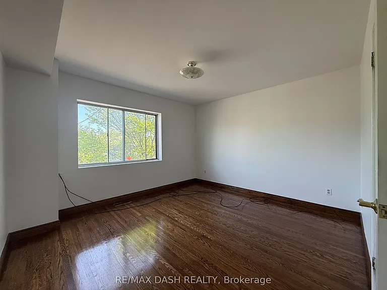2973 Bloor St W #UPPER — Photo 19