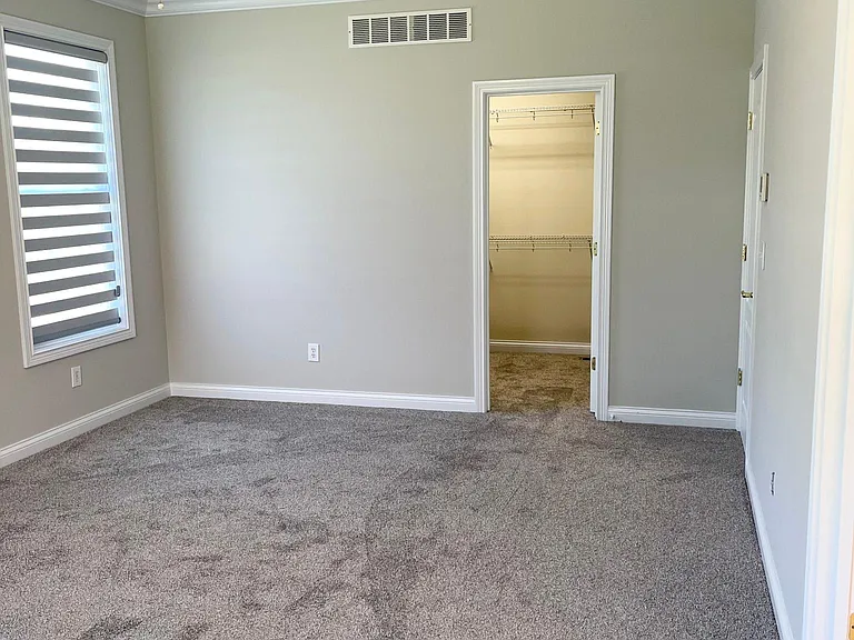 10650 Sunnys Halo Ct — Photo 8