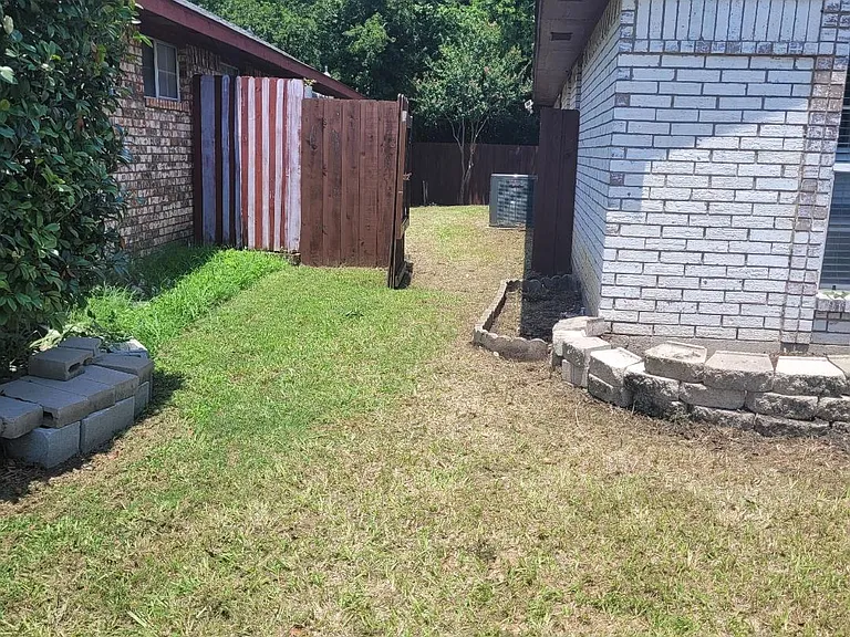 624 Beatty Dr — Photo 17
