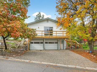 697 Oak Knoll Dr, Ashland, OR 97520