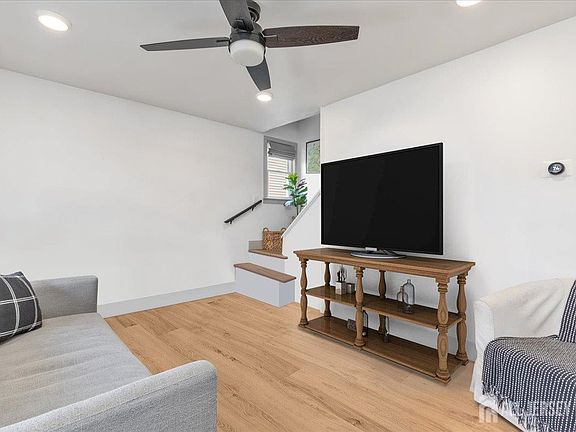 3rd image of 93 Inwood Ave