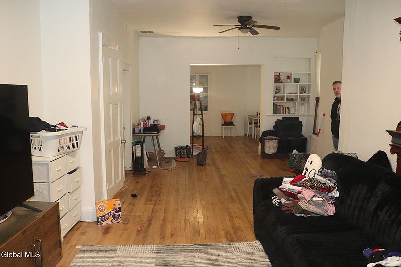 4th image of 130 5th Avenue