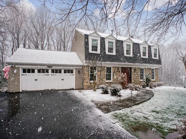 4623 University Dr, Fairfax, VA 22030