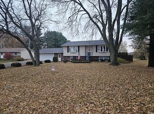 206 McMurtry Dr, Henderson, IL 61439