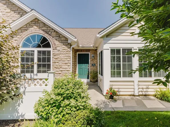172 Stonybrook Way Unit 172, South Hadley, MA 01075