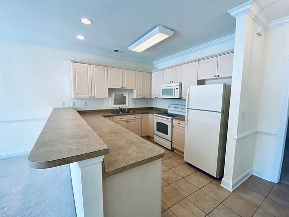 kitchen side view_05152020