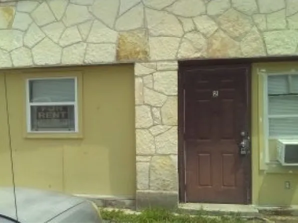 600 Monticello Ct APT 2, San Antonio, TX 78223