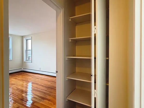 23-50 Waters Edge Drive image 22 of 25