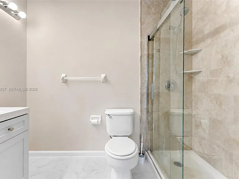 932 Kokomo Key Ln — Photo 14