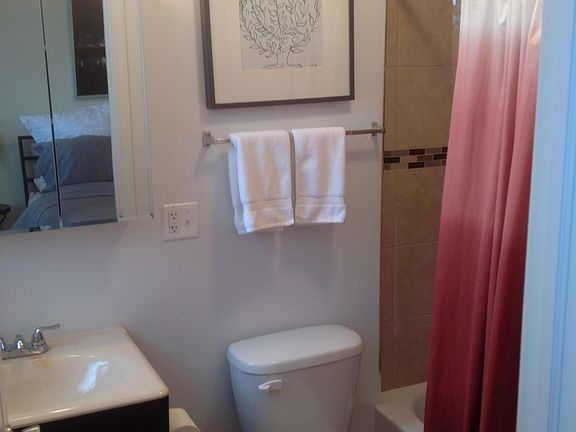 4th image of 3546 N Wolcott Ave #3