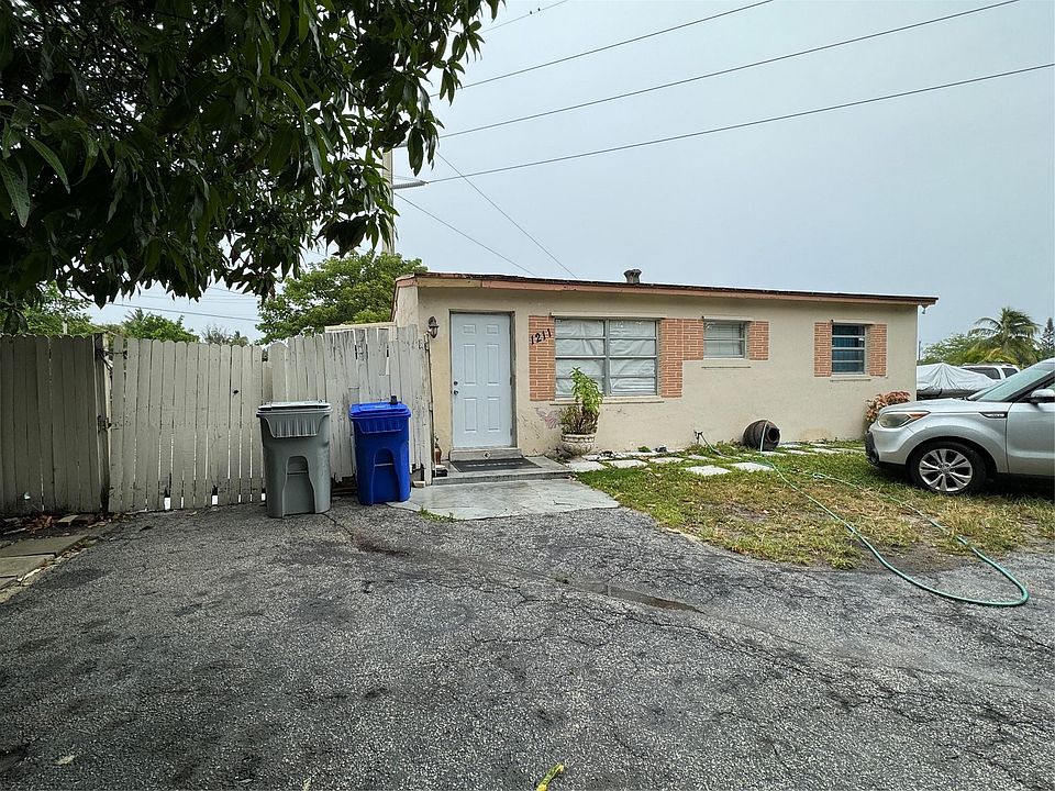 1st image of 1211 NE 32nd Street