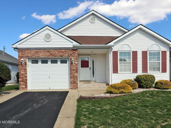 5 Tonbridge Court, Toms River, NJ 08757