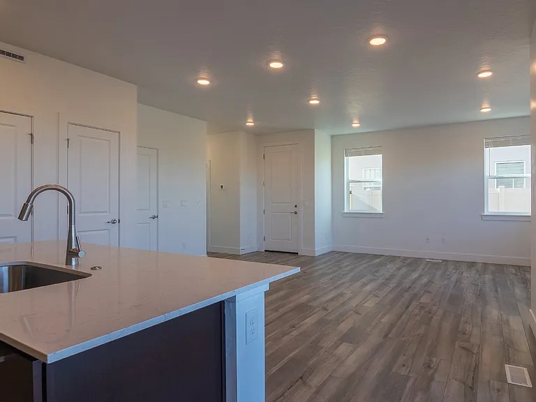 8238 W Fern St — Photo 11