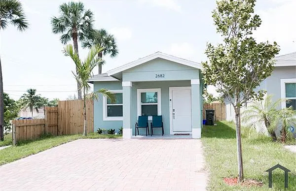 3 bed, 1200 sqft, $3,000 — Photo 2