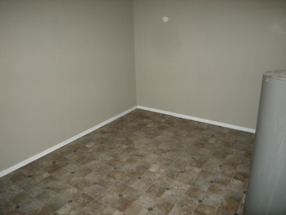 5th image of 623 Buchanan St